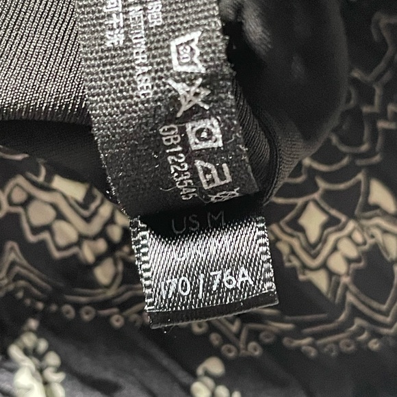 Free People Movement The Way Home Black Bandana Paisley Print Lined Shorts Med - Picture 10 of 10